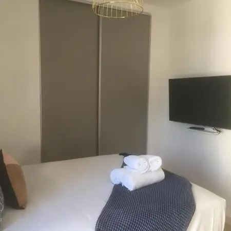 Apartment 2 Bedroom In Near The Cannes