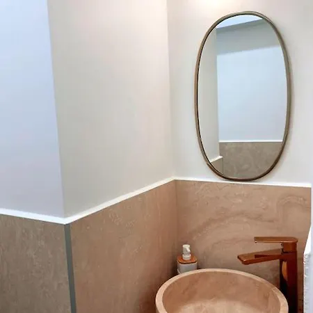 2 Bedroom In Near The *