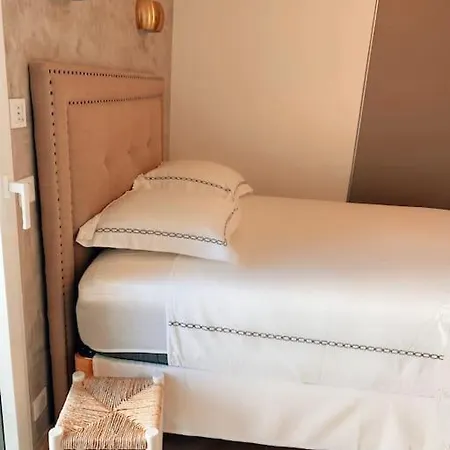 Apartment 2 Bedroom In Near The Cannes