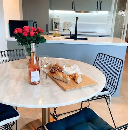 2 Bedroom In Near The Cannes