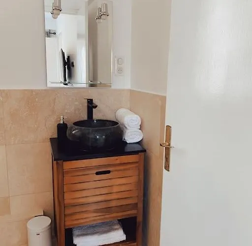 2 Bedroom In Near The Apartman