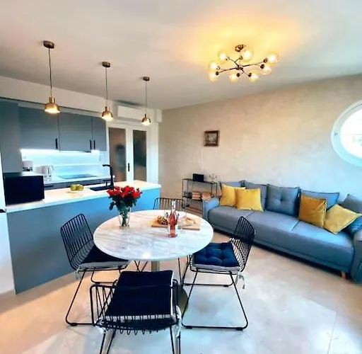 2 Bedroom In Near The Apartman Cannes