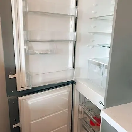 2 Bedroom In Near The Apartament