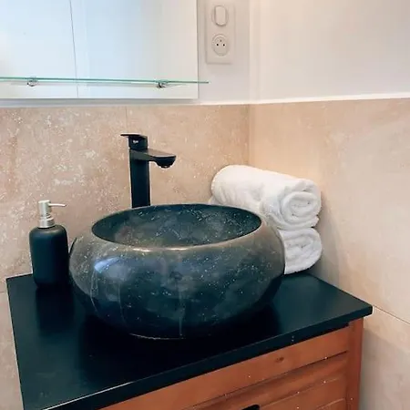 2 Bedroom In Near The Apartament Cannes