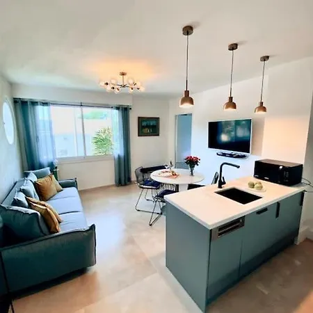 2 Bedroom In Near The *